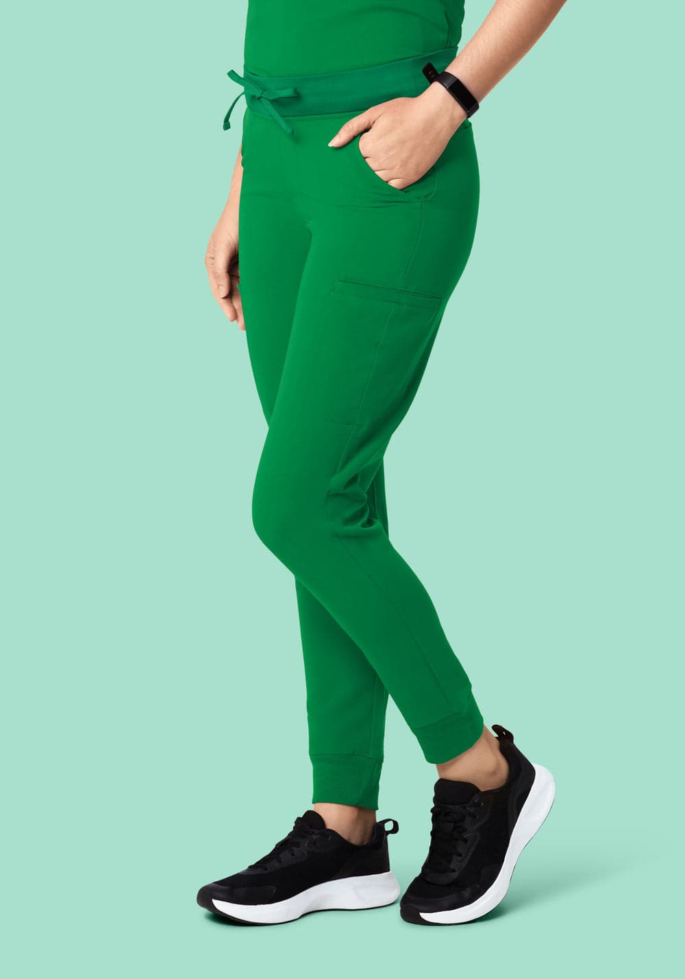 11 Cepli Jogger Scrub Pantolon — Zümrüt Yeşili