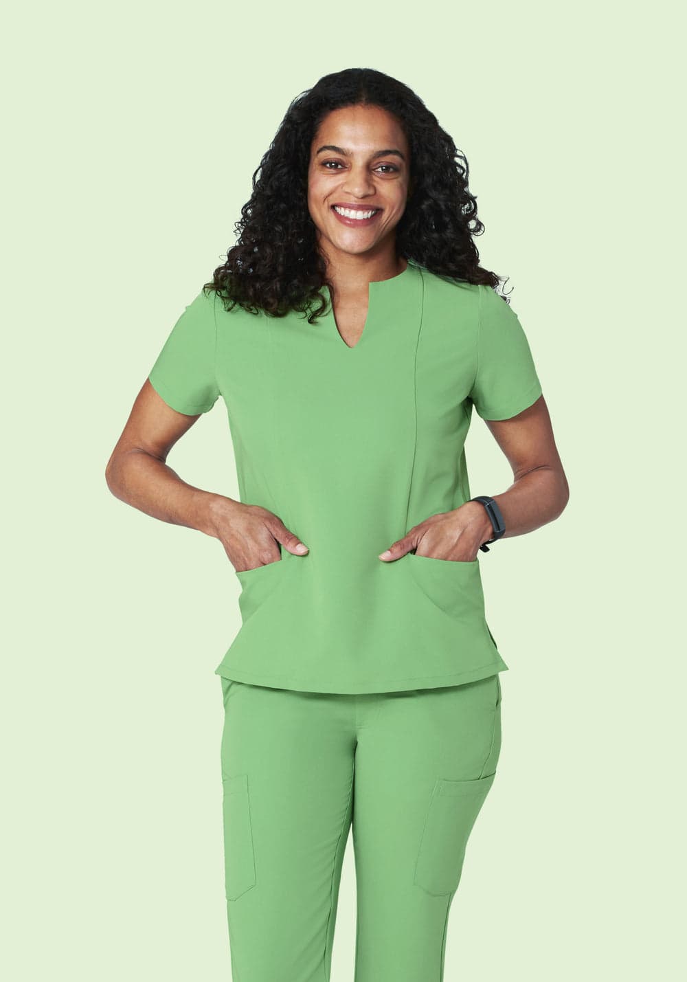 5 Cepli Çentik Yaka Scrub Üst — Aloe Yeşili
