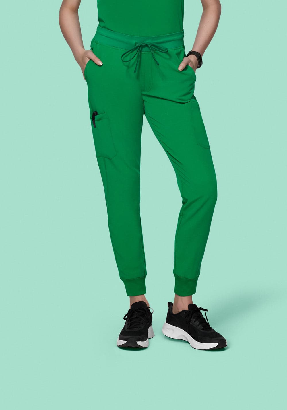 9 Cepli Jogger Scrub Pantolon — Zümrüt Yeşili