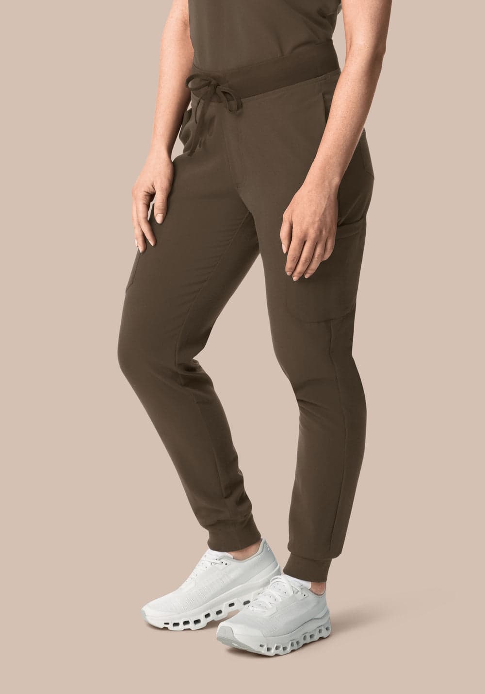 9 Cepli Jogger Scrub Pantolon — Trüf Kahvesi